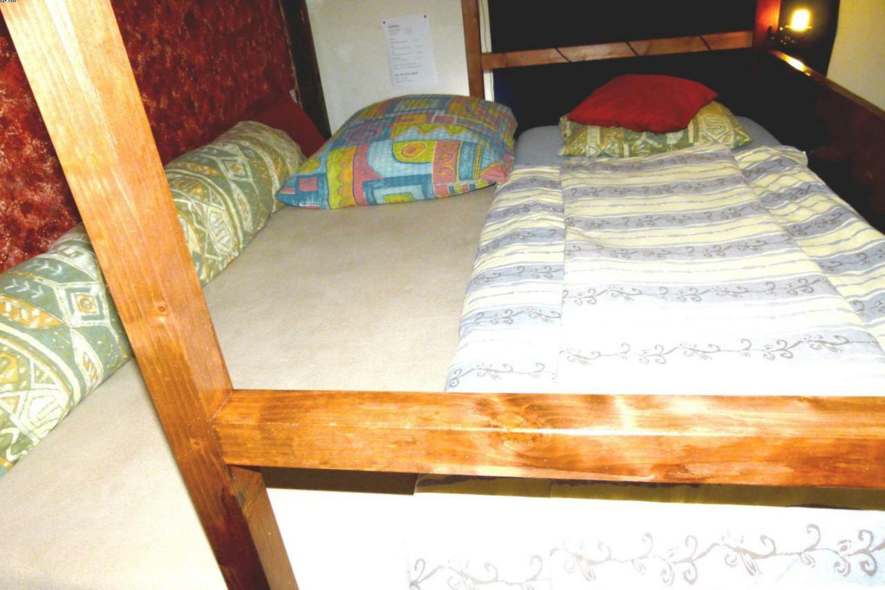 Citycentre Room For 1 Female Persons - Alternative Plus 1 Child Frankfurt am Main Buitenkant foto