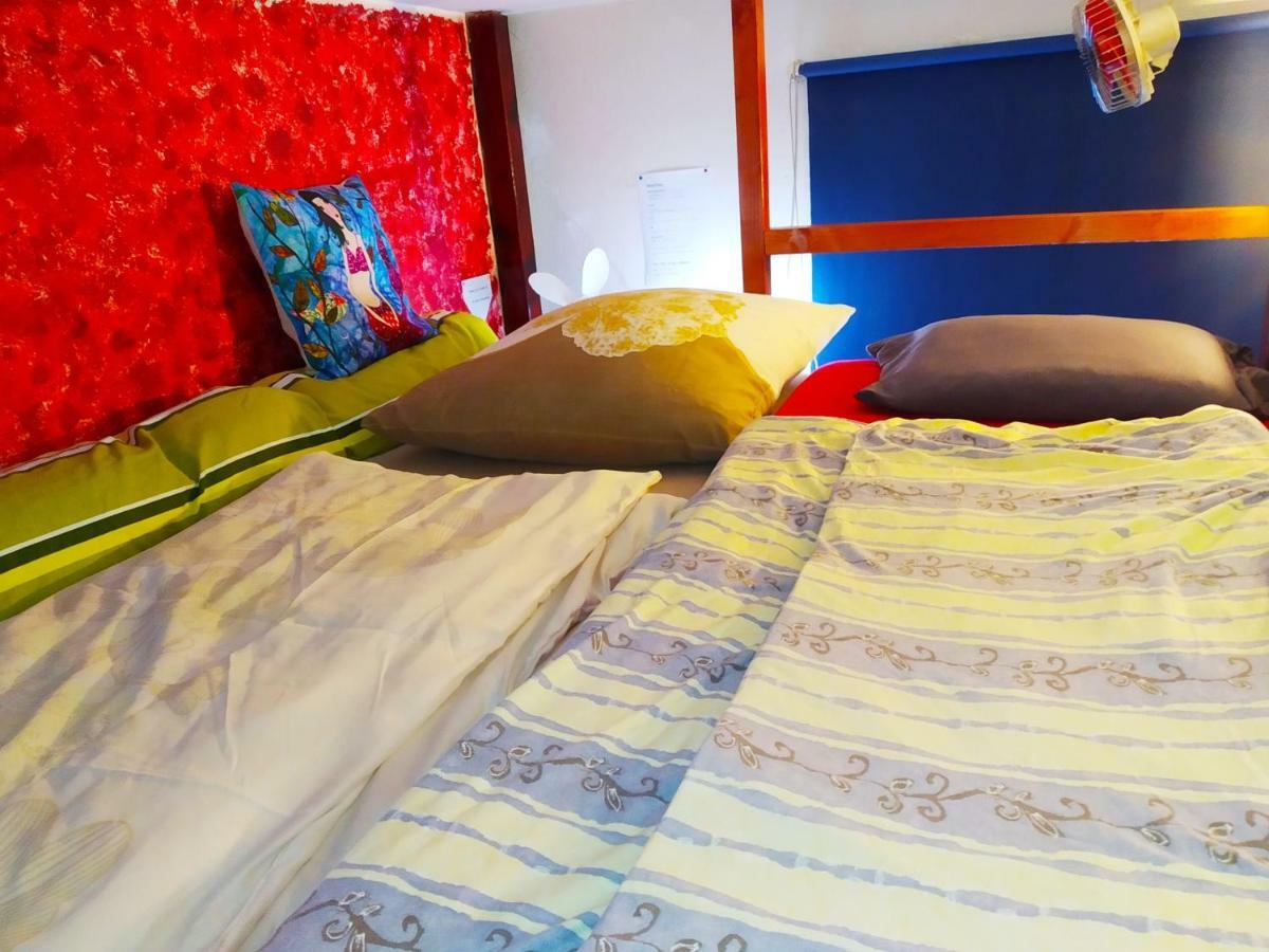 Citycentre Room For 1 Female Persons - Alternative Plus 1 Child Frankfurt am Main Buitenkant foto